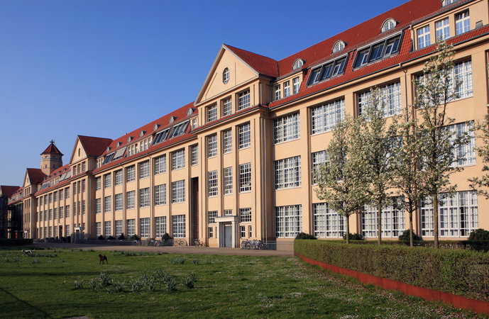 Die HfG Karlsruhe befindet sich in einer ehemaligen Munitionsfabrik